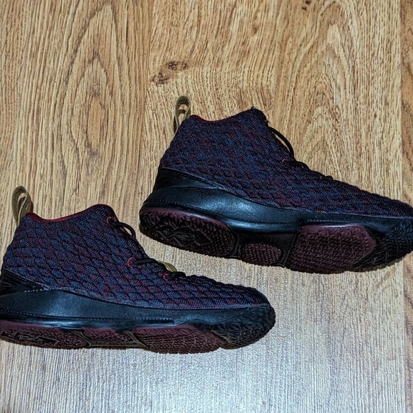 Nike LeBron 15 - New Heights - Kids Size 10c - Picture 3 of 14